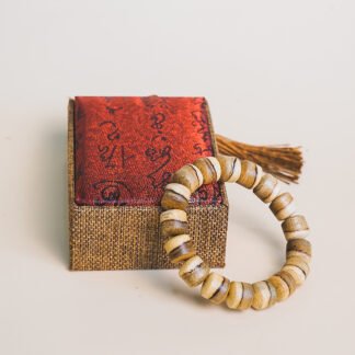 Vòng Trầm Lu Thống Sánh